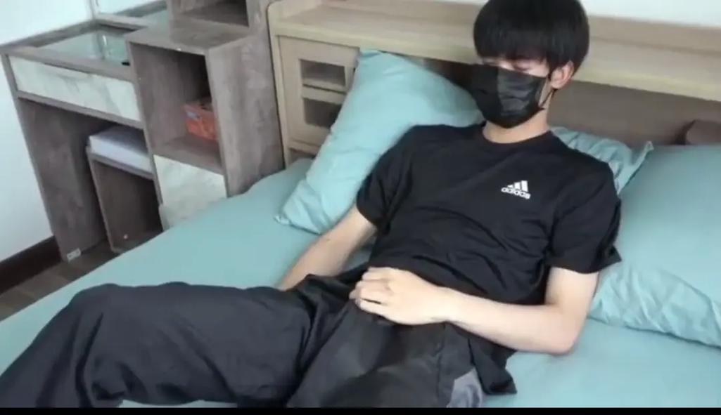 一同看彩虹男孩2023