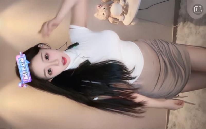 蜂王猫步美女跑红包版(QueenBeeCatwalkBeautyRun)